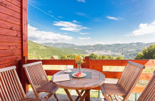 Mojkovac Villa | Mountain Villa Goldilocks with Interior Pool