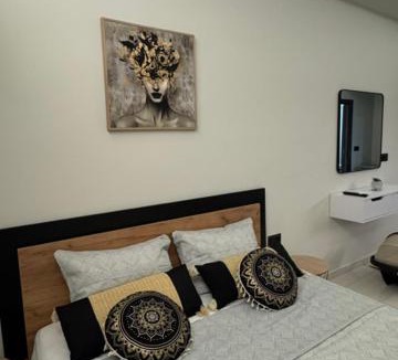 Petaloudes Apartment | Mr Darko studios