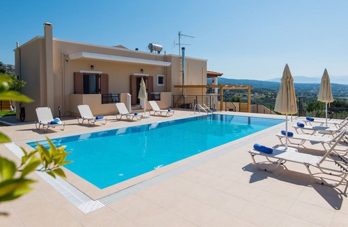 Adelianos Kampos Villa | Mulberry villa,Excellent views,pool, Platanes, Rethymno