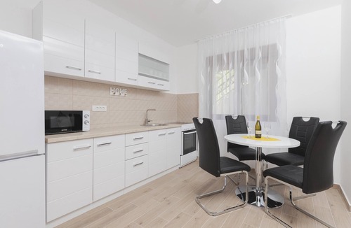 Muo Apartment | Muo Sea Front Apartments Kotor