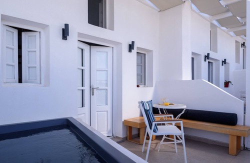 Oia Apartment | Muses Cycladic Suites - Two-Bedroom Apartment Partial Sea view&Seasonal Hot Tub