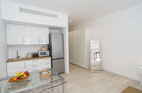 idhra Apartment | MyCrown Suite, Luxurious, sea view at port of Hydra