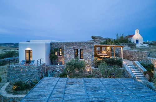 Ano Mera Cottage | Mykonos Cottage 3 Bedroom Villa with Jacuzzi
