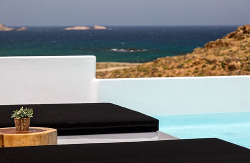 Ftelia House | Mykonos Ftelia Black Villa 3