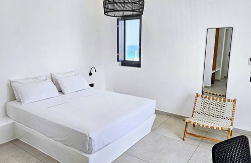 Monolithos House | myLithos Suites