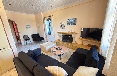 Apolpaina House | Myrovolos Guesthouse