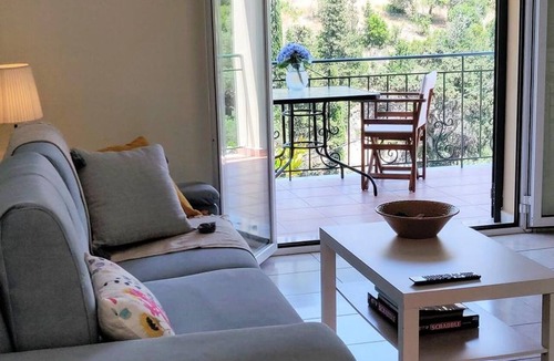 Dhrakata Apartment | Myrtos Cottages Thalia