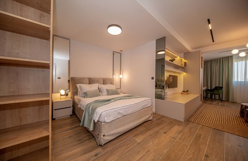 Bar House | N&N LUX Guest house