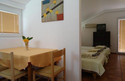 Zelenika Apartment | Nada Jablan's Studios