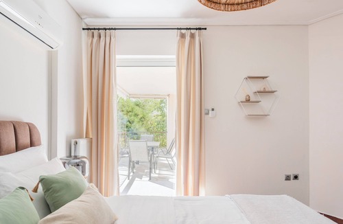 Marousi Apartment | Naturally Bright 3BR Flat in Marousi