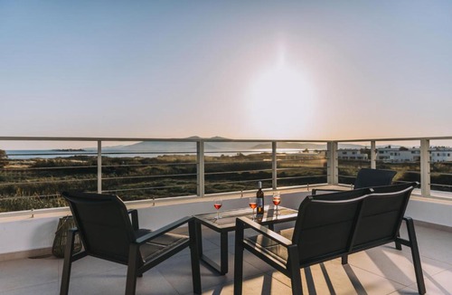 Plaka Apartment | Naxos Cube Villa