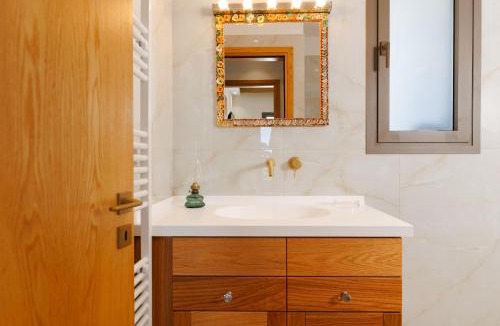 Kastraki Apartment | Naxos near Kastraki beach house with sea view and pool