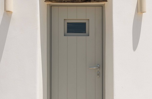Naousa House | Near Naousa| 1BR Jacuzzi |ōrigín Cycladic Windmill