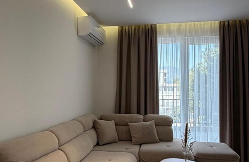 Kamez Apartment | Nene Tereza Airport Apartment II