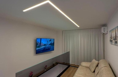 Shkembi i Kavajes Apartment | Nevi's Room 1