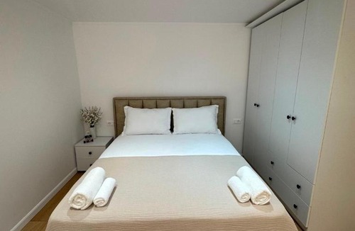 Shkembi i Kavajes Apartment | Nevi's Room 2
