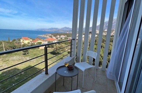 Utjeha Hladna Uvala Apartment | NEW! Apartment 2 with Pool in Bar, Montenegro