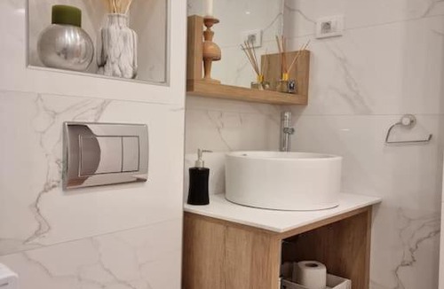 Golubovina Apartment | New Apartment with Garage