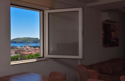 Podmaine Apartment | New Chill and Go Apartments