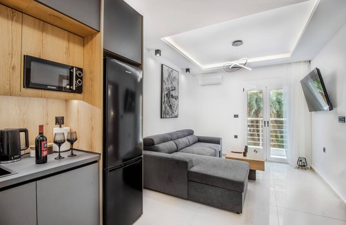 Heraklion Apartment | New Luxury Apartment near Center with Garden View