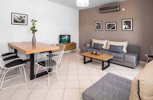 Kalpaki Villa | New Stylish Villa in a Quiet Location - Extensive Gardens, Private Pool and close to Sandy Beaches!