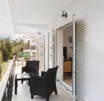 Prcanj Apartment | Newly refurbished 2 bd with sea views