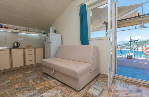 Utjeha Apartment | Nice apartment in Utjeha with sauna