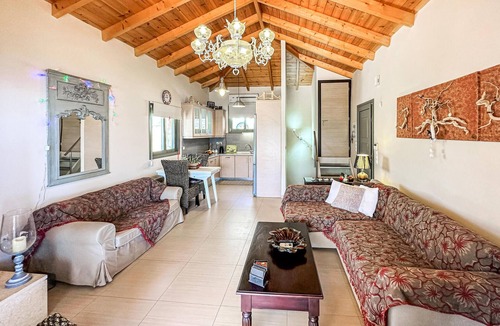 Lerna House | Nice home in Xiropigado with WiFi