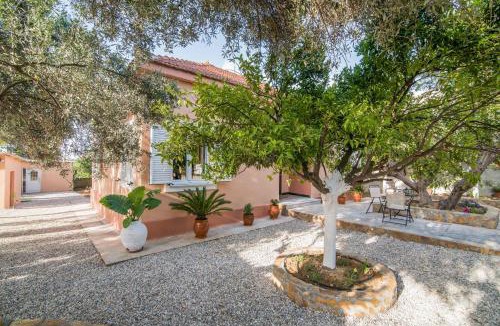 Kamisiana House | Nina's House