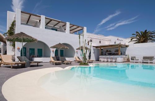 Kamari Apartment | Nissia Beach Apartments & Suites