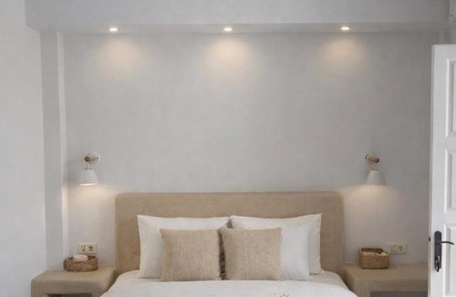 Perissa Hotel | Noème Santorini