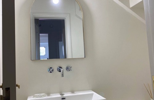 Athens City Centre Apartment | Noble Athenian Manor – Aristocratic Charm by ΜΡS