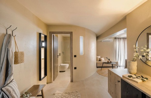 Lixouri Hotel | Nomāde Agora - Luxury Suites in Lixouri