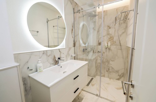 Tirana House | Noni Guesthouse