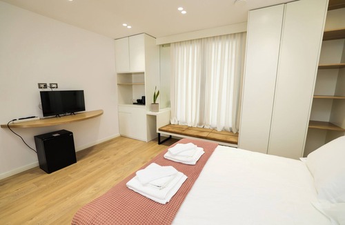 Tirana House | Noni Guesthouse