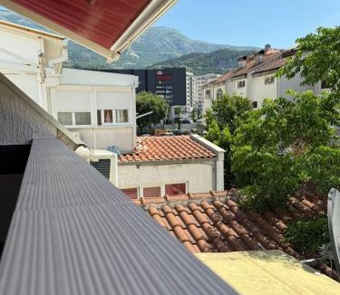 Dubovica Apartment | Nora's Nest Central Budva