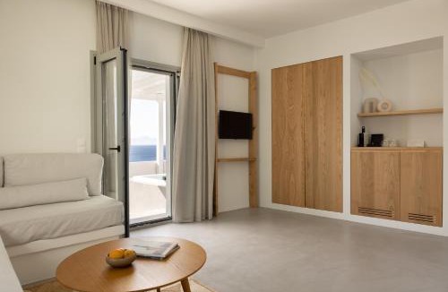 Livadi Hotel | NŌSTOS Serifos