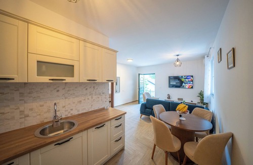 Risan Condo | Novi luksuzni apartman u Risnu 70m od mora, besplatan prking,Perast udaljen 3km.