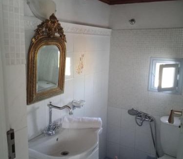 Skiros House | Nyfes Traditional Boutique Vagelio