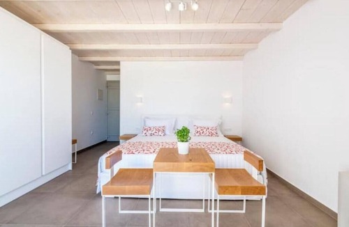 Agios Stefanos Hotel | o Lofos CHORA Deluxe Suite with Private Pool