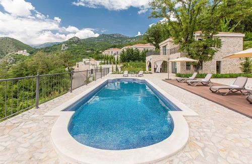 Kuljace Villa | Oak Leaf Residence Villa 4