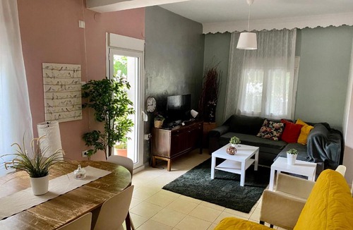 Evosmos Apartment | Oasis detached House in Thessaloniki with Hydromassage - Free parking