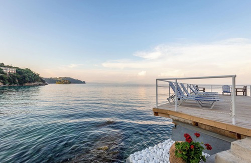 Perama Hotel | Oasis