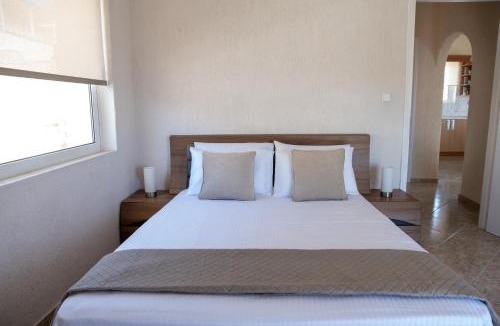 Lavreotiki Apartment | Oasis Sea view suit