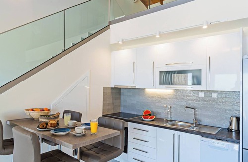 Panormos House | OceanEye Suites - Aura