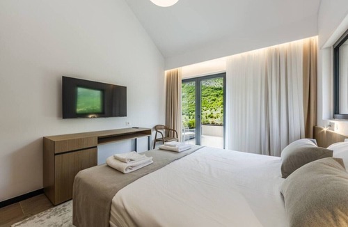 Shkoder County Bed & Breakfast | Odat n`Bogë | Room 1 - Lisi by PikHost