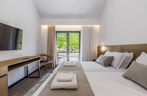 Shkoder County Bed & Breakfast | Odat n`Bogë | Room 3 - Mali by PikHost