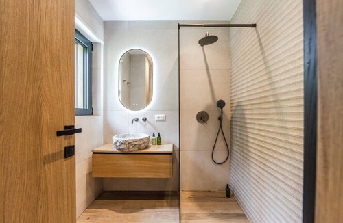 Shkoder County Bed & Breakfast | Odat n`Bogë | Room 4 - Zana by PikHost
