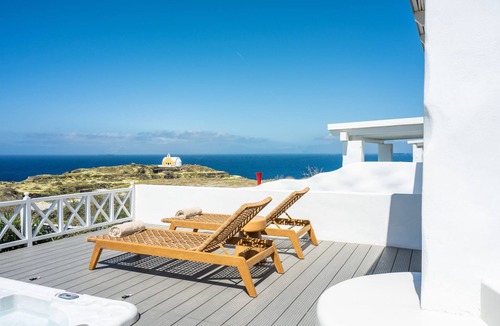 Oia Villa | Oia Sunset Villas - Villa "Pearl" - Swimming pool - Private outdoor Heated Spa