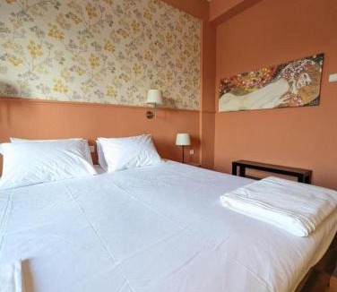 Kamena Vourla Apartment | Okeania Seafront Rooms in Kamena Vourla